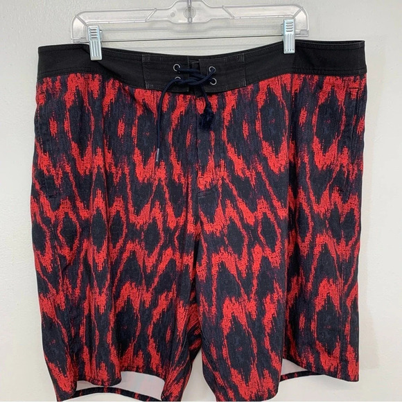 American Eagle Mens Swim Board Shorts XL  Black Red Geometric Print  Pocket‎ 9” - Picture 1 of 11
